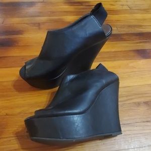 Madden Girl Wedges